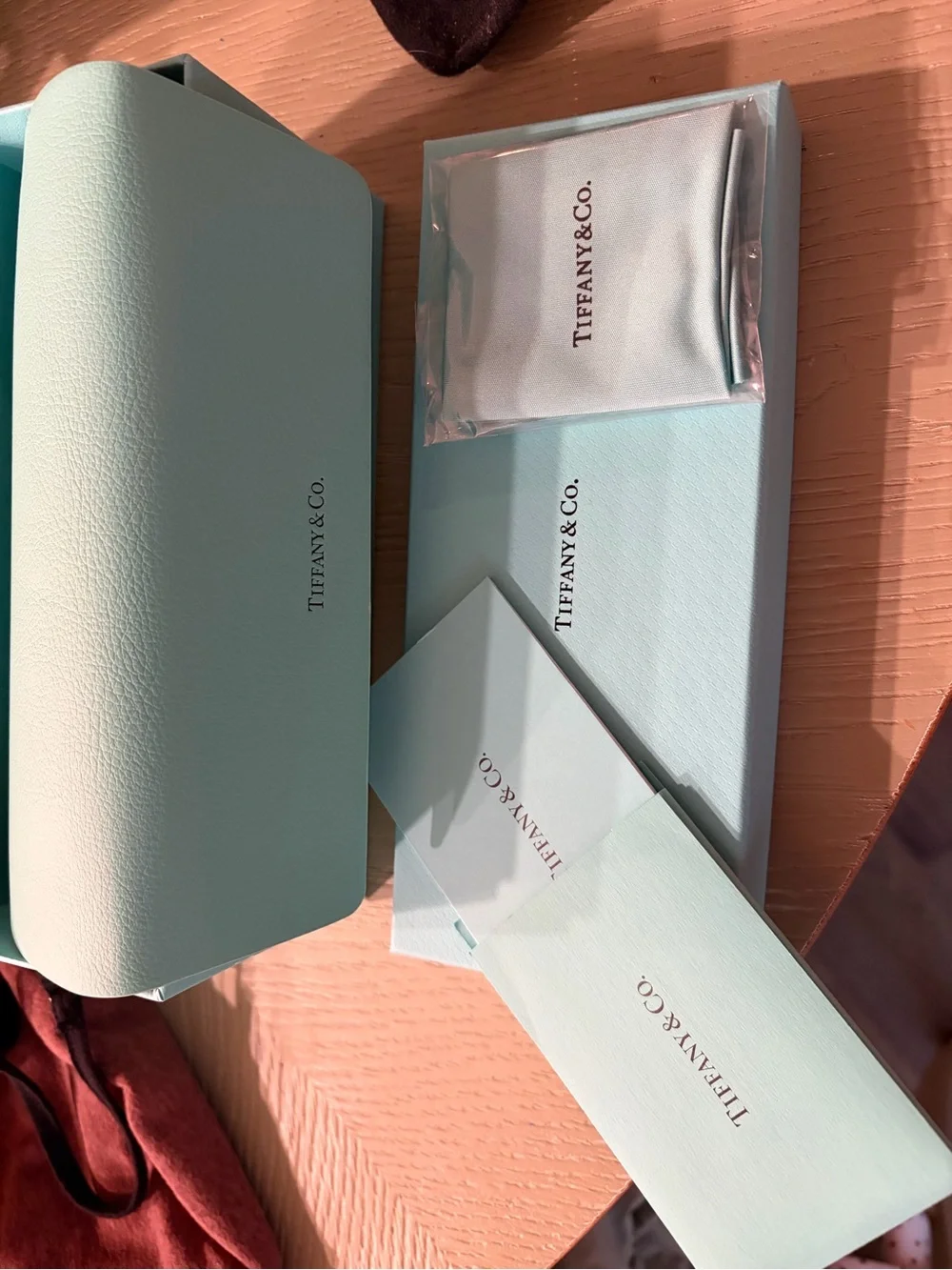 Tiffany & Co. chic oval